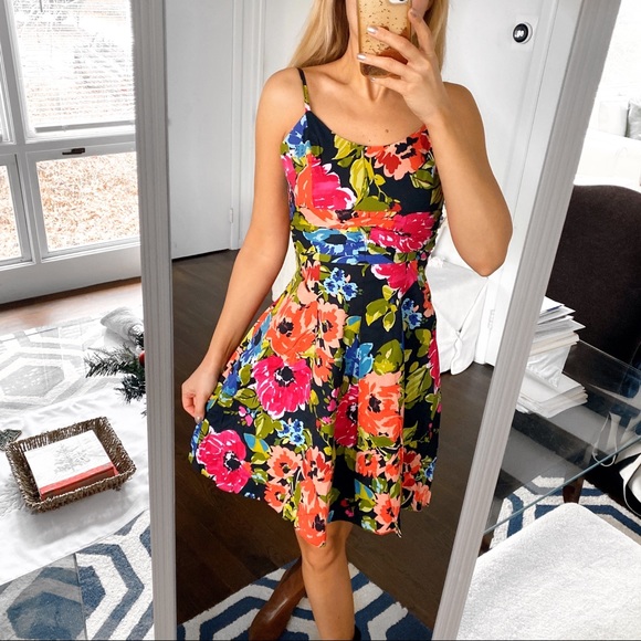 💐 YESSICA BLACK MULTI FLORAL SKATER DRESS! - Picture 2 of 11